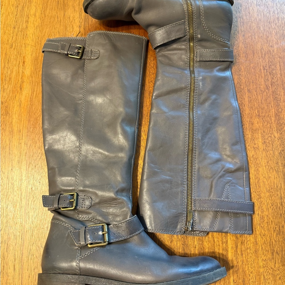 Gray Knee-High Leather Boots with Buckles